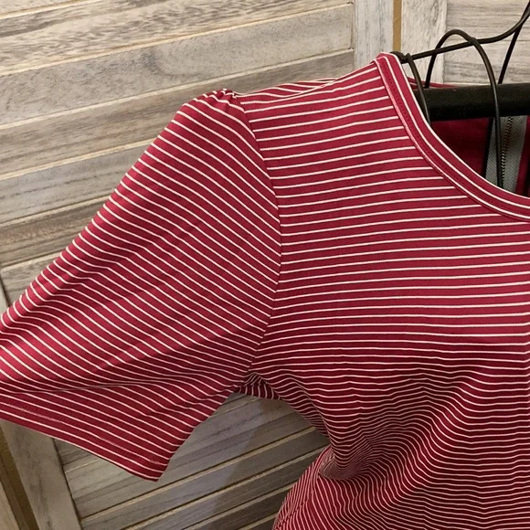 🆕❤️Lularoe- Red & White Striped Amelia - Picture 5 of 9